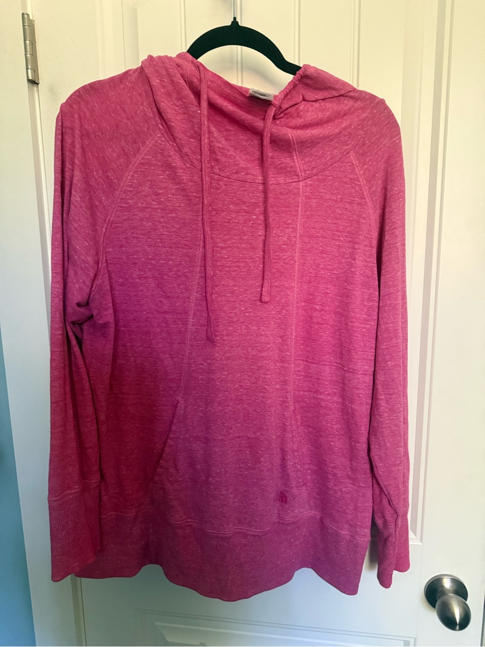 The North Face Women’s Pink Hoodie XL Lightweight hoodie